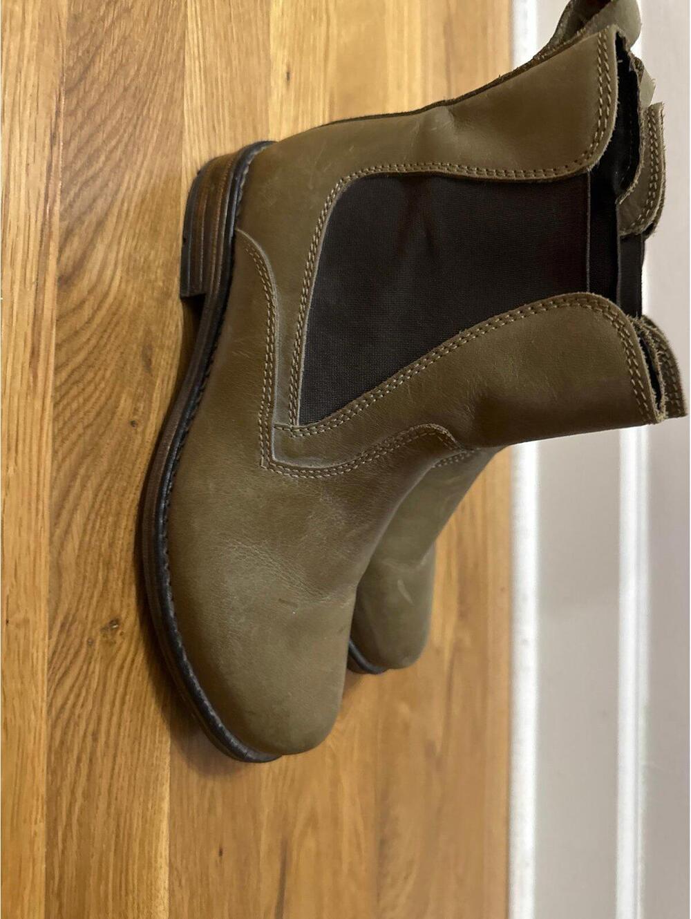 Eric Michael Women’s Chelsea Boots Size 40